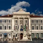 Hisa Delfinov - Old Piran Dolphin House